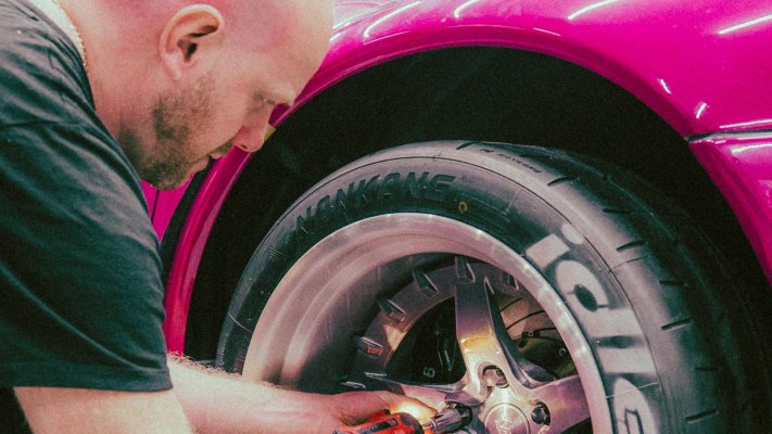 Warum reißen gelochte Bremsscheiben? Ursachen, Unterschiede und die bessere Lösung - Warum reißen gelochte Bremsscheiben? Ursachen, Unterschiede und die bessere Lösung